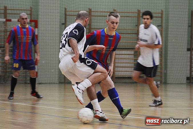 Zdjęcie w galerii na portalu naszraciborz.pl: HLPN: O utrzymanie do ostatniego meczu wiadomości z regionu