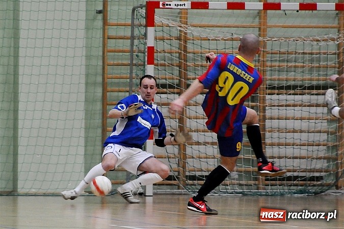 Zdjęcie w galerii na portalu naszraciborz.pl: HLPN: O utrzymanie do ostatniego meczu wiadomości z regionu