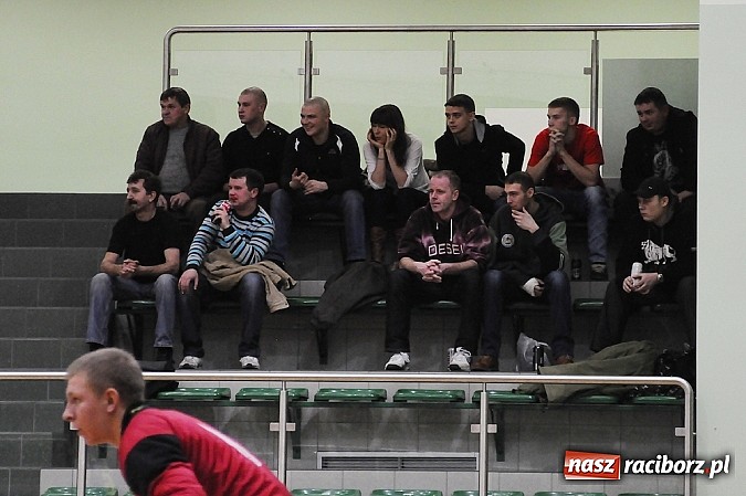 Zdjęcie w galerii na portalu naszraciborz.pl: HLPN: O utrzymanie do ostatniego meczu wiadomości z regionu