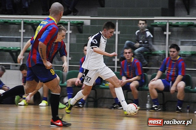 Zdjęcie w galerii na portalu naszraciborz.pl: HLPN: O utrzymanie do ostatniego meczu wiadomości z regionu