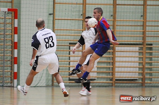 Zdjęcie w galerii na portalu naszraciborz.pl: HLPN: O utrzymanie do ostatniego meczu wiadomości z regionu