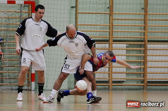Zdjęcie w galerii na portalu naszraciborz.pl: HLPN: O utrzymanie do ostatniego meczu wiadomości z regionu