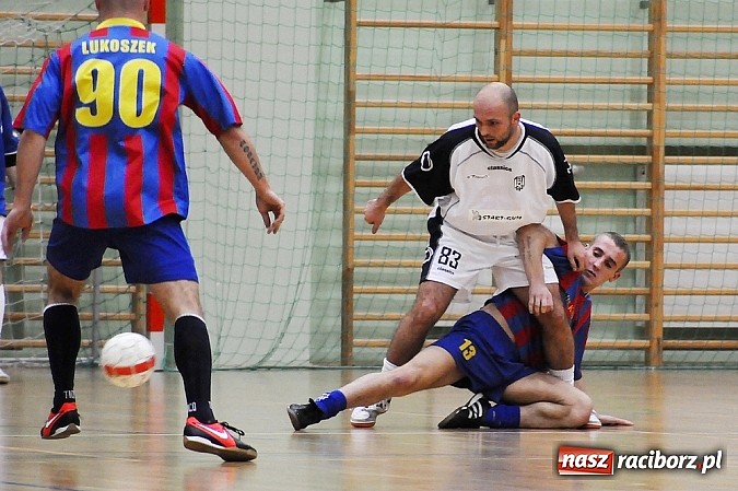 Zdjęcie w galerii na portalu naszraciborz.pl: HLPN: O utrzymanie do ostatniego meczu wiadomości z regionu