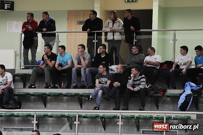 Zdjęcie w galerii na portalu naszraciborz.pl: HLPN: O utrzymanie do ostatniego meczu wiadomości z regionu