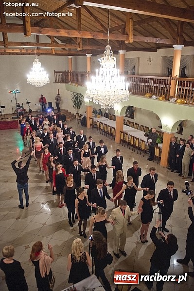 Zdjęcie w galerii na portalu naszraciborz.pl: Mistrzowie sportu z ZSOMS bawili się na studniówce w Rogowie wiadomości z regionu