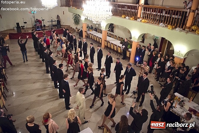 Zdjęcie w galerii na portalu naszraciborz.pl: Mistrzowie sportu z ZSOMS bawili się na studniówce w Rogowie wiadomości z regionu