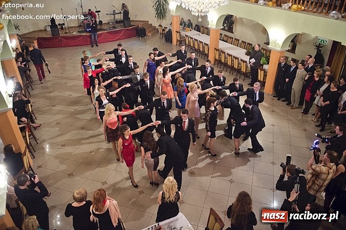 Zdjęcie w galerii na portalu naszraciborz.pl: Mistrzowie sportu z ZSOMS bawili się na studniówce w Rogowie wiadomości z regionu