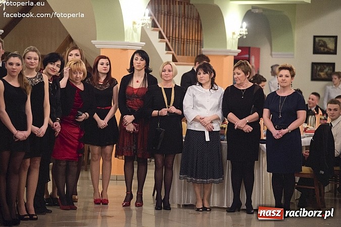 Zdjęcie w galerii na portalu naszraciborz.pl: Mistrzowie sportu z ZSOMS bawili się na studniówce w Rogowie wiadomości z regionu