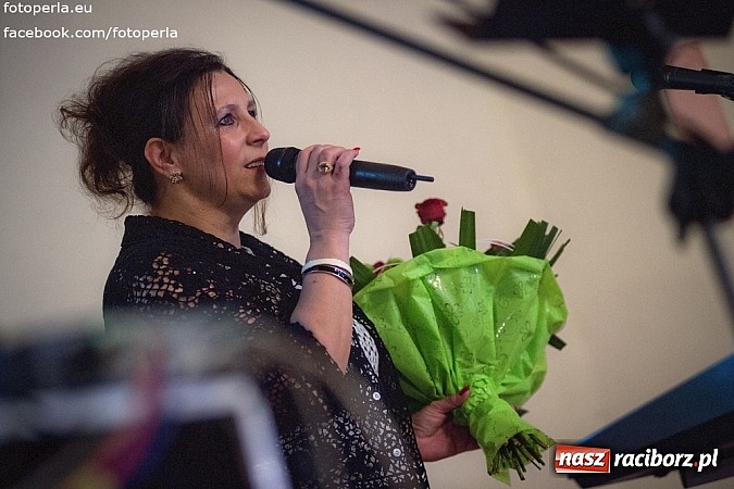 Zdjęcie w galerii na portalu naszraciborz.pl: Mistrzowie sportu z ZSOMS bawili się na studniówce w Rogowie wiadomości z regionu