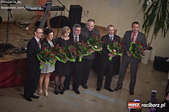 Zdjęcie w galerii na portalu naszraciborz.pl: Mistrzowie sportu z ZSOMS bawili się na studniówce w Rogowie wiadomości z regionu