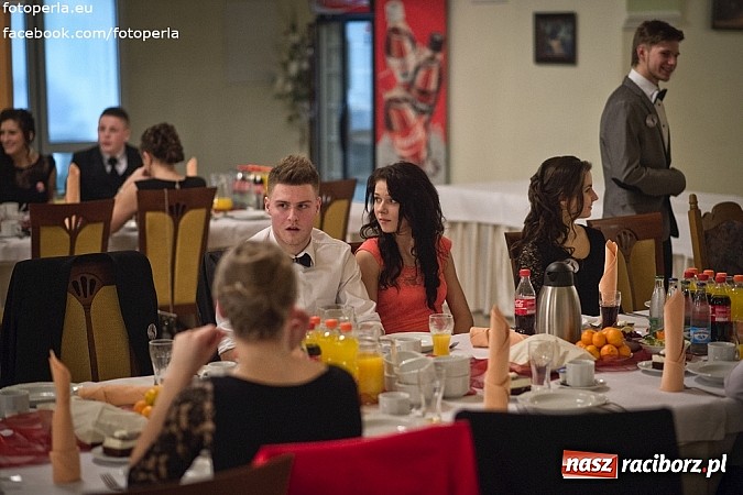 Zdjęcie w galerii na portalu naszraciborz.pl: Mistrzowie sportu z ZSOMS bawili się na studniówce w Rogowie wiadomości z regionu