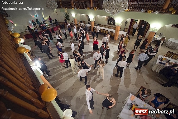 Zdjęcie w galerii na portalu naszraciborz.pl: Mistrzowie sportu z ZSOMS bawili się na studniówce w Rogowie wiadomości z regionu