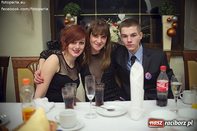 Zdjęcie w galerii na portalu naszraciborz.pl: Mistrzowie sportu z ZSOMS bawili się na studniówce w Rogowie wiadomości z regionu