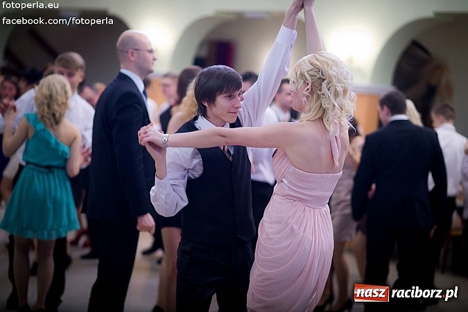 Zdjęcie w galerii na portalu naszraciborz.pl: Mistrzowie sportu z ZSOMS bawili się na studniówce w Rogowie wiadomości z regionu