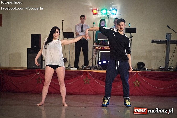 Zdjęcie w galerii na portalu naszraciborz.pl: Mistrzowie sportu z ZSOMS bawili się na studniówce w Rogowie wiadomości z regionu