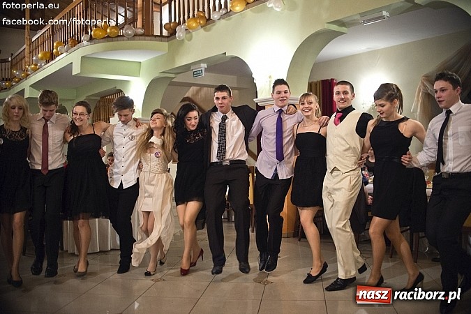 Zdjęcie w galerii na portalu naszraciborz.pl: Mistrzowie sportu z ZSOMS bawili się na studniówce w Rogowie wiadomości z regionu