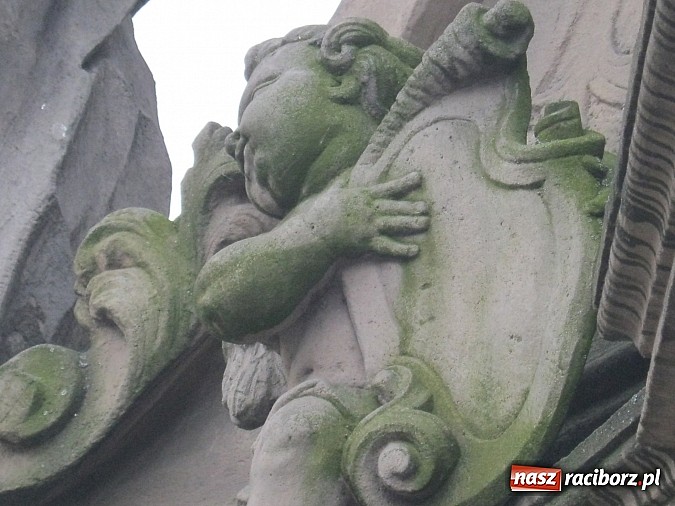 Zdjęcie w galerii na portalu naszraciborz.pl: Niszczeją zabytki w centrum Raciborza wiadomości z regionu