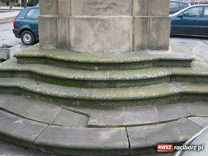 Zdjęcie w galerii na portalu naszraciborz.pl: Niszczeją zabytki w centrum Raciborza wiadomości z regionu