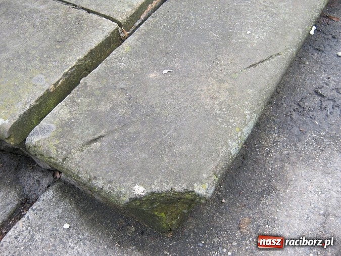 Zdjęcie w galerii na portalu naszraciborz.pl: Niszczeją zabytki w centrum Raciborza wiadomości z regionu