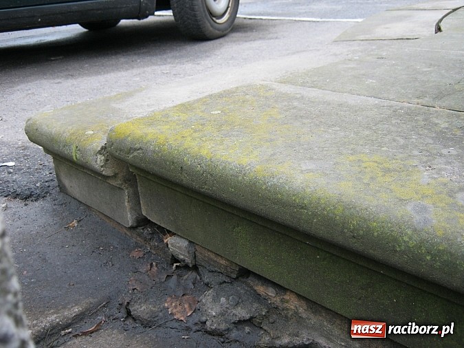 Zdjęcie w galerii na portalu naszraciborz.pl: Niszczeją zabytki w centrum Raciborza wiadomości z regionu