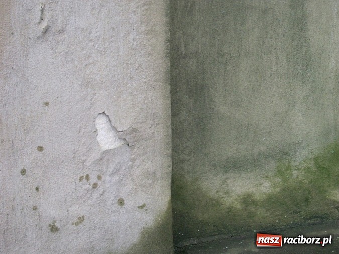 Zdjęcie w galerii na portalu naszraciborz.pl: Niszczeją zabytki w centrum Raciborza wiadomości z regionu