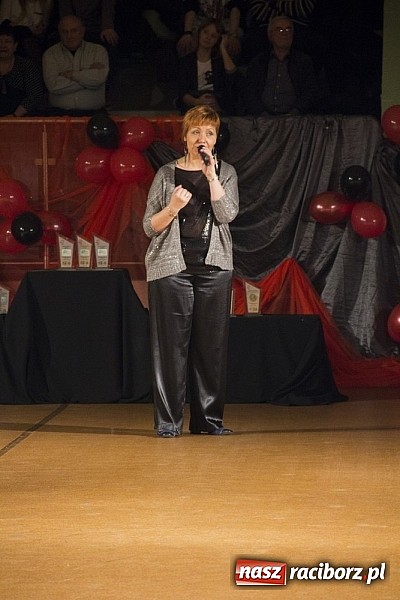Zdjęcie w galerii na portalu naszraciborz.pl: Rewia karnawałowa w Arenie Rafako wiadomości z regionu