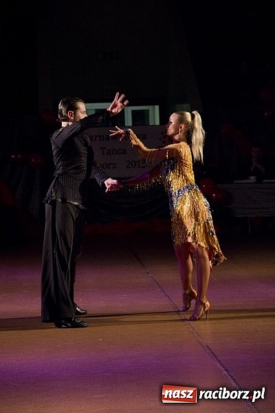 Zdjęcie w galerii na portalu naszraciborz.pl: Rewia karnawałowa w Arenie Rafako wiadomości z regionu