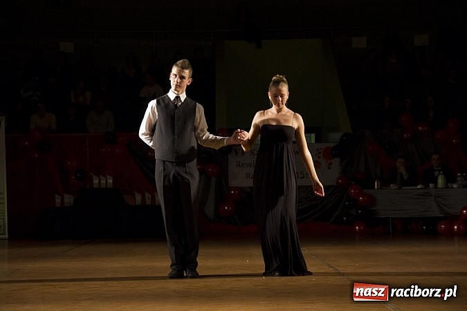 Zdjęcie w galerii na portalu naszraciborz.pl: Rewia karnawałowa w Arenie Rafako wiadomości z regionu