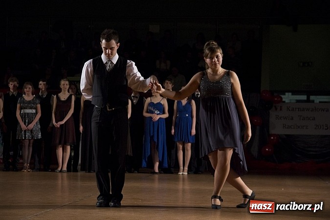 Zdjęcie w galerii na portalu naszraciborz.pl: Rewia karnawałowa w Arenie Rafako wiadomości z regionu