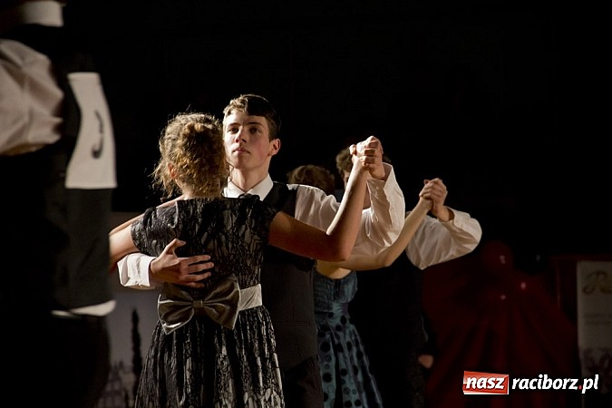 Zdjęcie w galerii na portalu naszraciborz.pl: Rewia karnawałowa w Arenie Rafako wiadomości z regionu