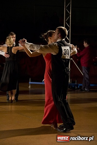 Zdjęcie w galerii na portalu naszraciborz.pl: Rewia karnawałowa w Arenie Rafako wiadomości z regionu