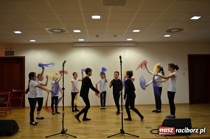 Zdjęcie w galerii na portalu naszraciborz.pl: Karnawałowe rytmy zabrzmiały na Zamku wiadomości z regionu