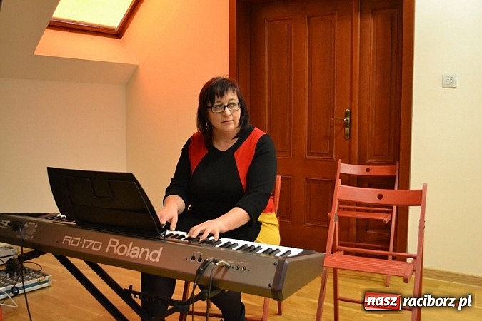 Zdjęcie w galerii na portalu naszraciborz.pl: Karnawałowe rytmy zabrzmiały na Zamku wiadomości z regionu