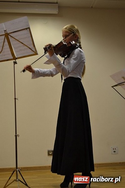 Zdjęcie w galerii na portalu naszraciborz.pl: Karnawałowe rytmy zabrzmiały na Zamku wiadomości z regionu