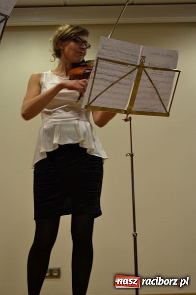 Zdjęcie w galerii na portalu naszraciborz.pl: Karnawałowe rytmy zabrzmiały na Zamku wiadomości z regionu