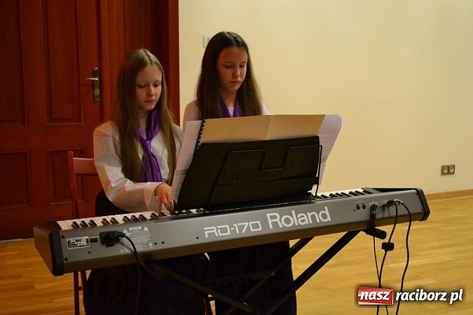 Zdjęcie w galerii na portalu naszraciborz.pl: Karnawałowe rytmy zabrzmiały na Zamku wiadomości z regionu