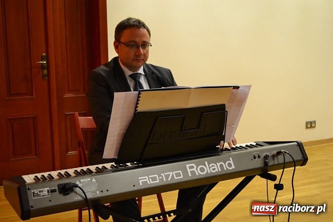 Zdjęcie w galerii na portalu naszraciborz.pl: Karnawałowe rytmy zabrzmiały na Zamku wiadomości z regionu