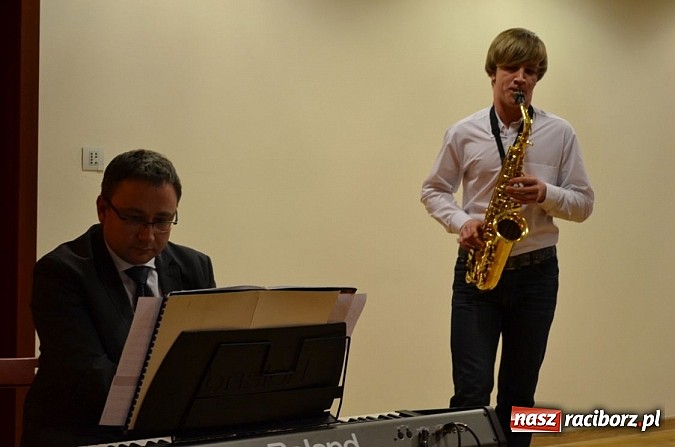 Zdjęcie w galerii na portalu naszraciborz.pl: Karnawałowe rytmy zabrzmiały na Zamku wiadomości z regionu