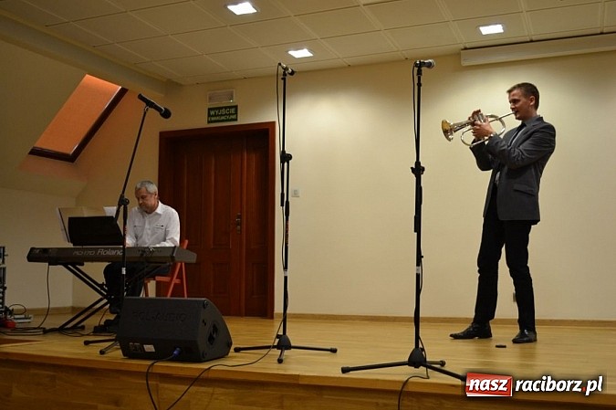 Zdjęcie w galerii na portalu naszraciborz.pl: Karnawałowe rytmy zabrzmiały na Zamku wiadomości z regionu