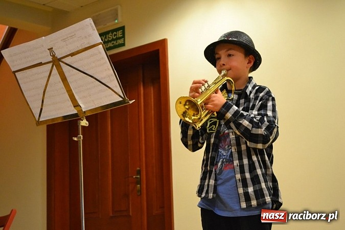 Zdjęcie w galerii na portalu naszraciborz.pl: Karnawałowe rytmy zabrzmiały na Zamku wiadomości z regionu