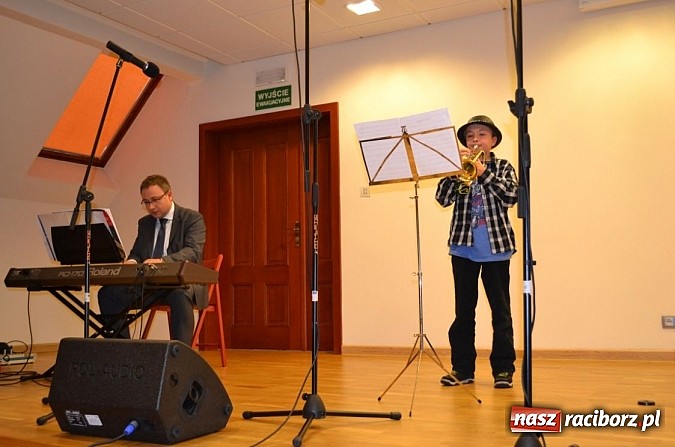 Zdjęcie w galerii na portalu naszraciborz.pl: Karnawałowe rytmy zabrzmiały na Zamku wiadomości z regionu