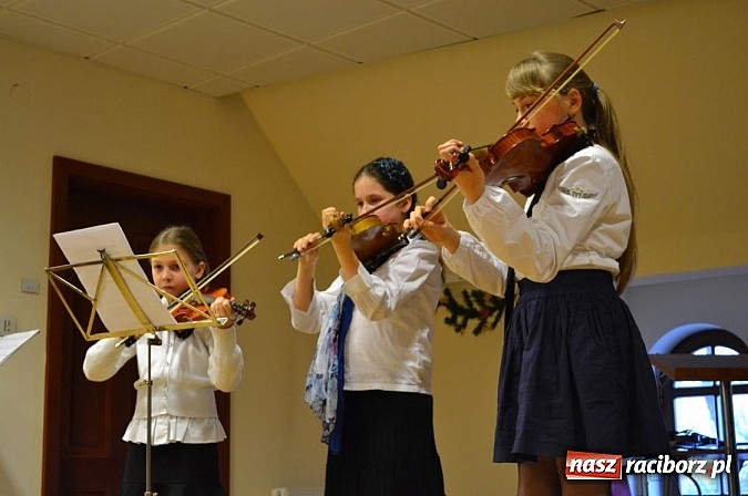 Zdjęcie w galerii na portalu naszraciborz.pl: Karnawałowe rytmy zabrzmiały na Zamku wiadomości z regionu