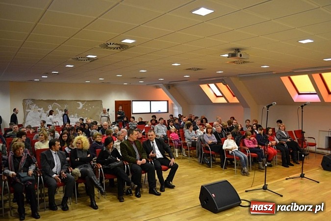 Zdjęcie w galerii na portalu naszraciborz.pl: Karnawałowe rytmy zabrzmiały na Zamku wiadomości z regionu