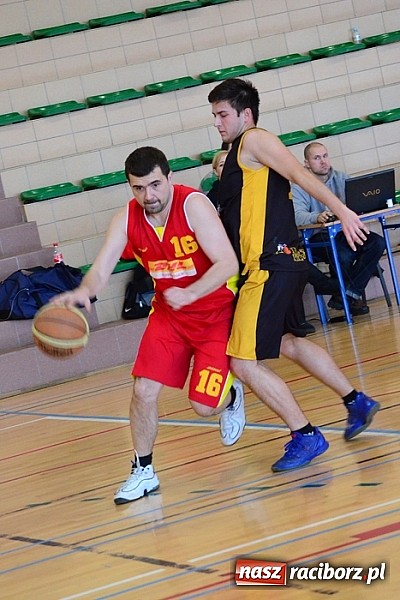 Zdjęcie w galerii na portalu naszraciborz.pl: Zacięta walka o awans do fazy play-off wiadomości z regionu