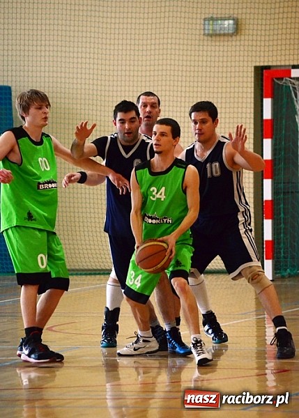 Zdjęcie w galerii na portalu naszraciborz.pl: Zacięta walka o awans do fazy play-off wiadomości z regionu