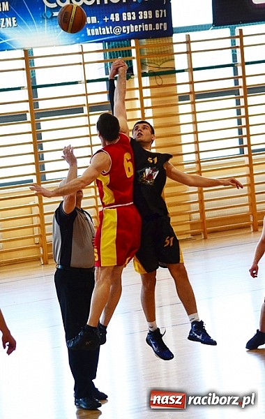 Zdjęcie w galerii na portalu naszraciborz.pl: Zacięta walka o awans do fazy play-off wiadomości z regionu