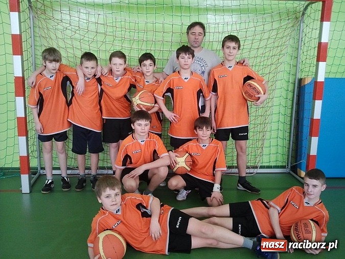Zdjęcie w galerii na portalu naszraciborz.pl: Gminne rozgrywki basketa w Pawłowie wiadomości z regionu
