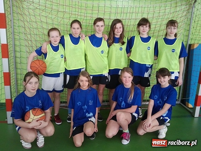 Zdjęcie w galerii na portalu naszraciborz.pl: Gminne rozgrywki basketa w Pawłowie wiadomości z regionu
