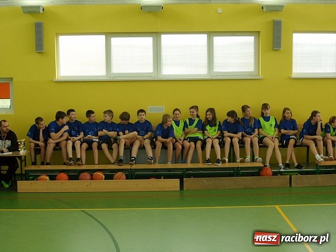 Zdjęcie w galerii na portalu naszraciborz.pl: Gminne rozgrywki basketa w Pawłowie wiadomości z regionu