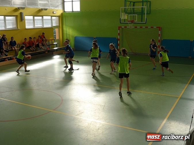 Zdjęcie w galerii na portalu naszraciborz.pl: Gminne rozgrywki basketa w Pawłowie wiadomości z regionu